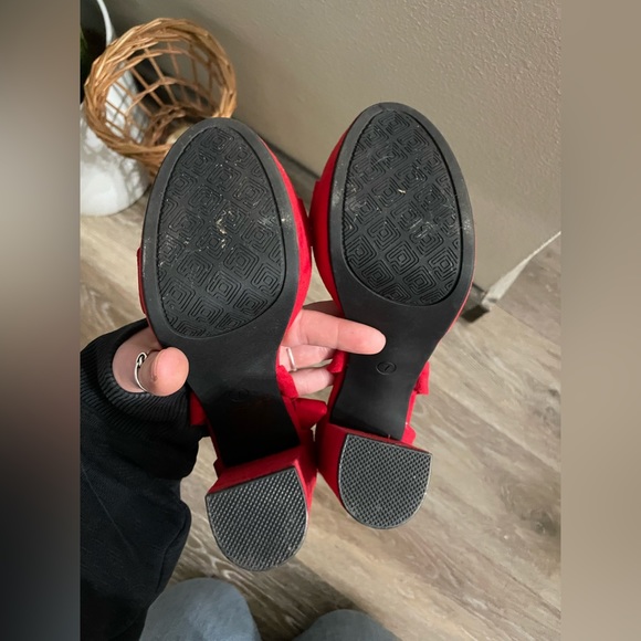 Red platform heels - Picture 6 of 6